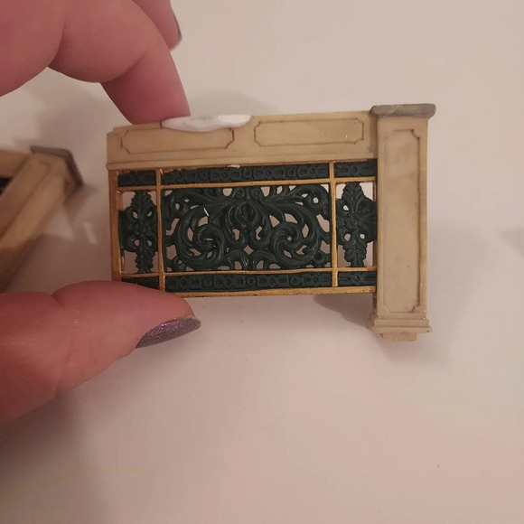 Vintage 1999 Lemax Village Collection - Lighted Victorian Gated Fence, Set of 5 - Picture 13 of 14